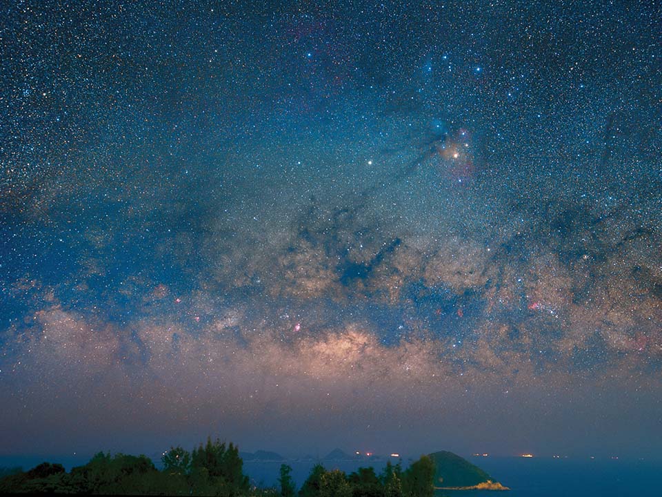 Mengamati bintang: Susuri trek pantai yang indah di Clearwater Bay Country Park dan silakan telentang di bawah langit bertaburan bintang gemintang